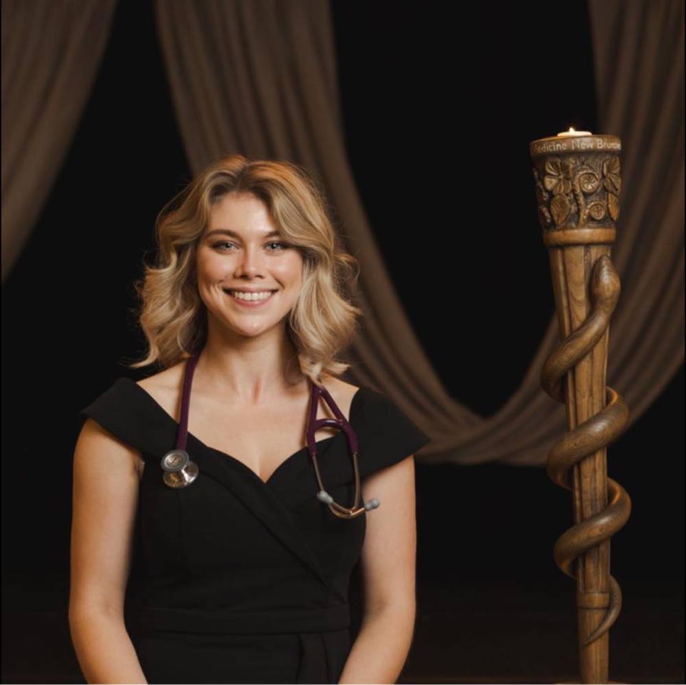 Meet your Posher, Whitney